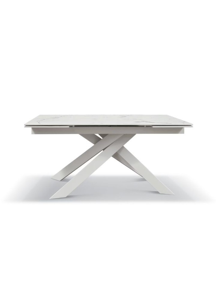 Tavolo Allungabile Piedi in Metallo Incrociati e Piano Effetto Marmo