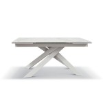 Tavolo Allungabile Piedi in Metallo Incrociati e Piano Effetto Marmo