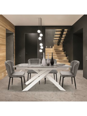 Tavolo Allungabile Piedi in Metallo Incrociati e Piano Effetto Marmo