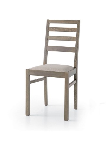 Sedia in legno massello seduta