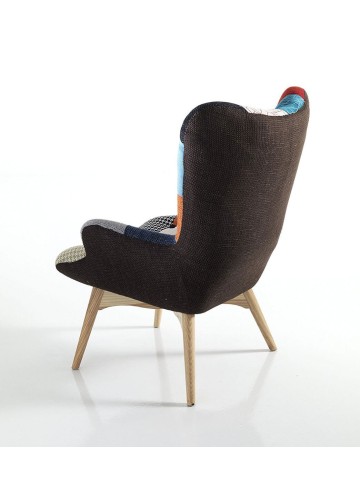 Poltrona moderna patchwork con gambe in legno