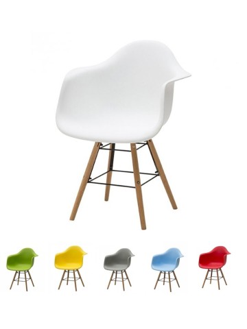 Sedia poltroncina con gambe in legno