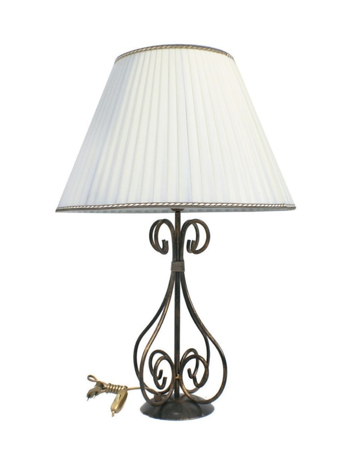 Lampada da tavolo grande in ferro battuto con Paralume
