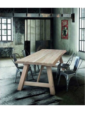 Tavolo fisso con piano e struttura in legno massello
