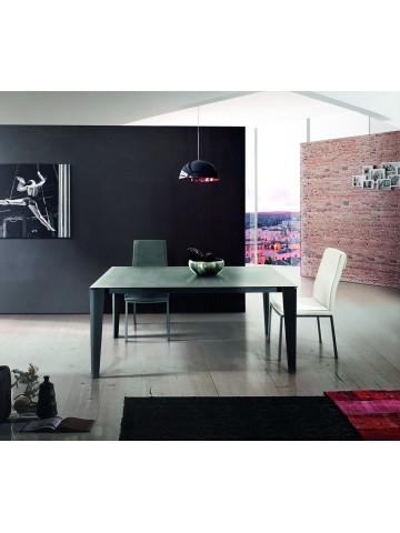 Tavolo in vetro grigio allungabile moderno