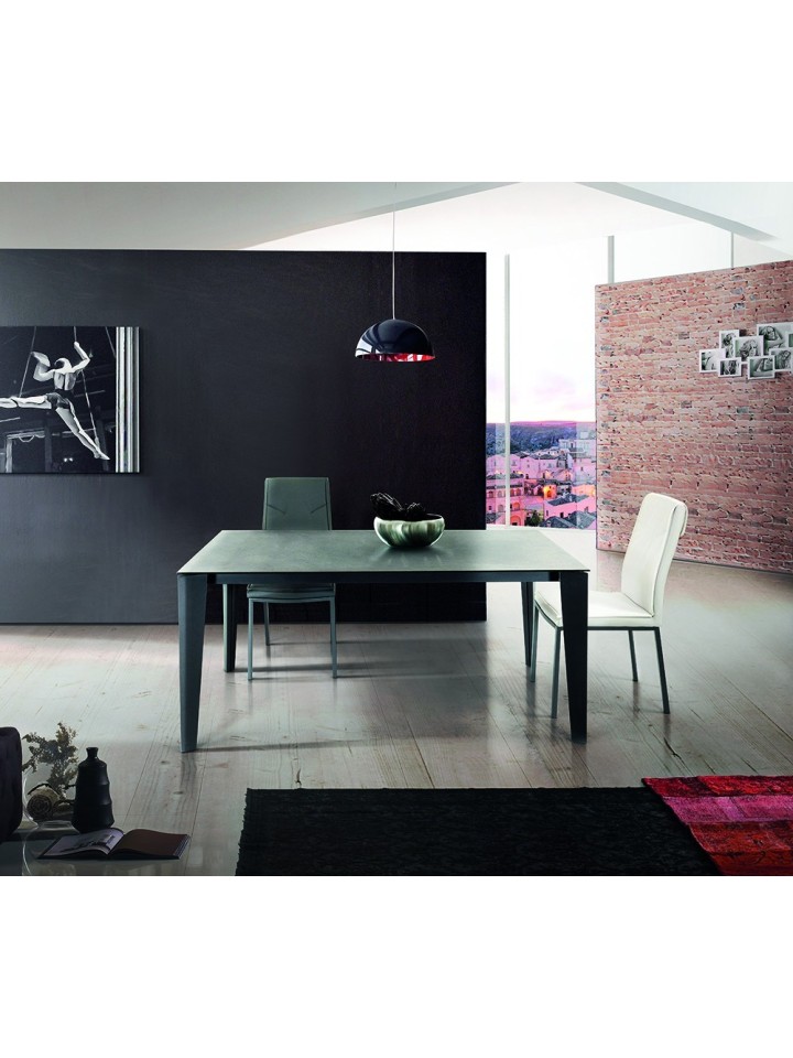 Tavolo in vetro grigio allungabile moderno