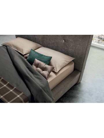 Letto matrimoniale imbottito elegante Chris Felis