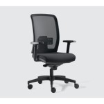 Sedia Nera con schienale alto da ufficio