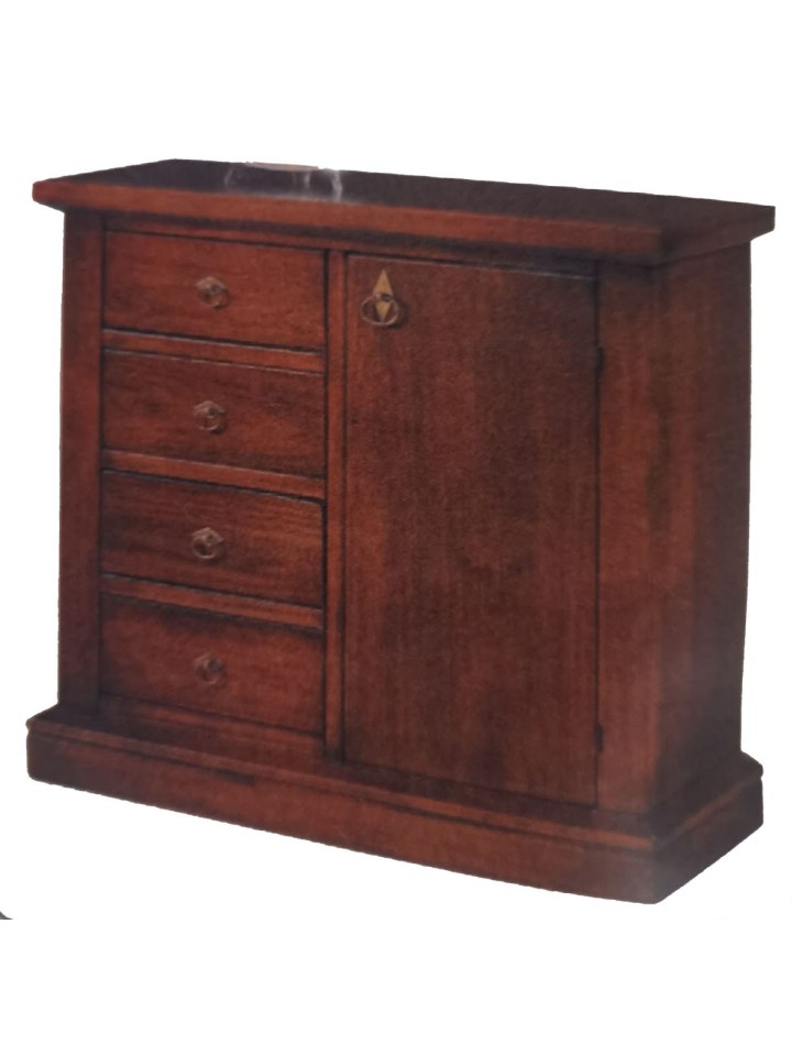 Credenza in legno con zoccolo